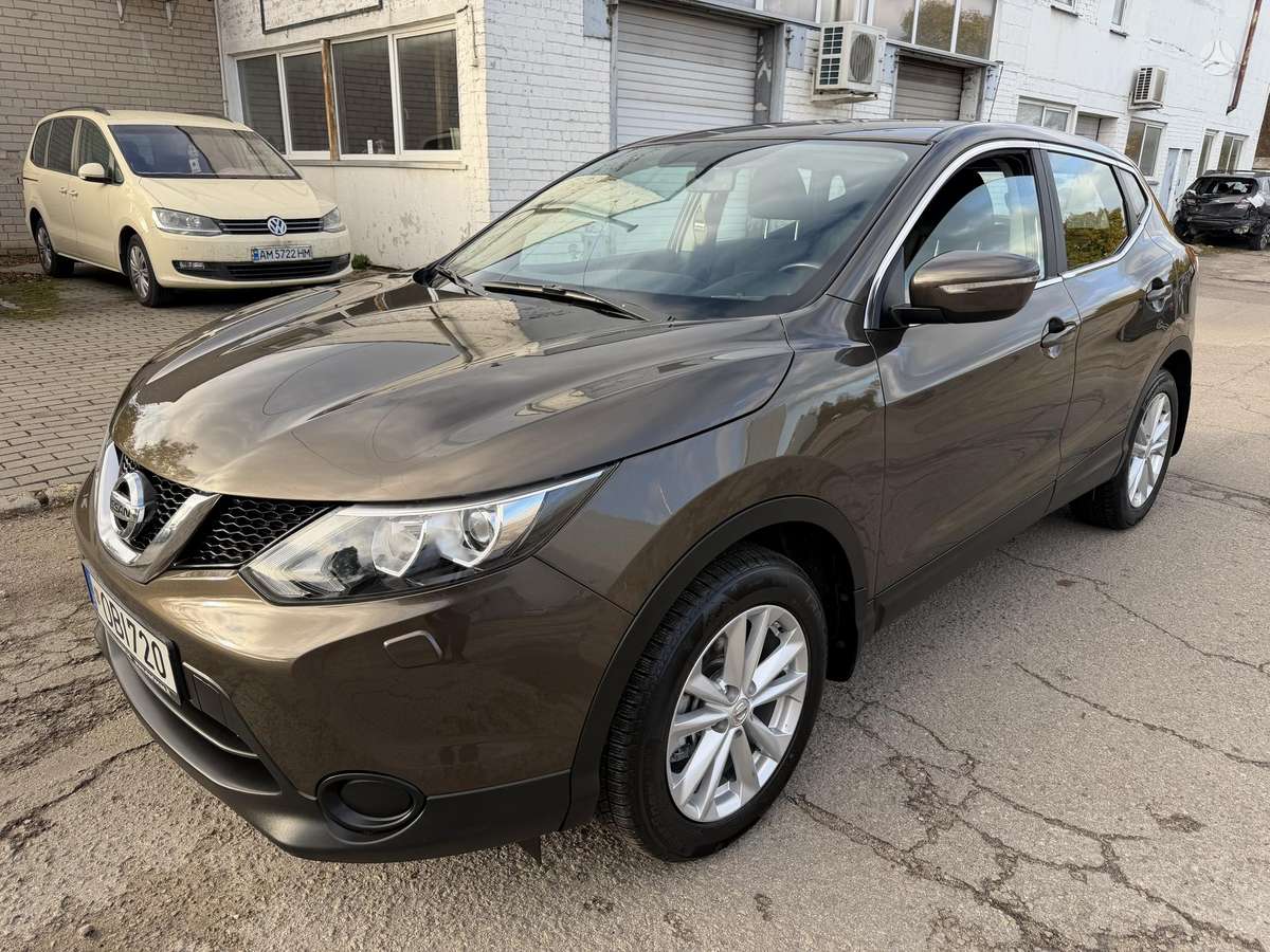 Nissan Qashqai 2014 — вигляд ззаду