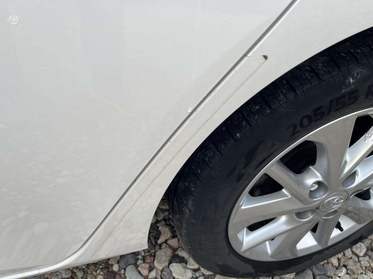 Toyota Auris 2014 — photo 10