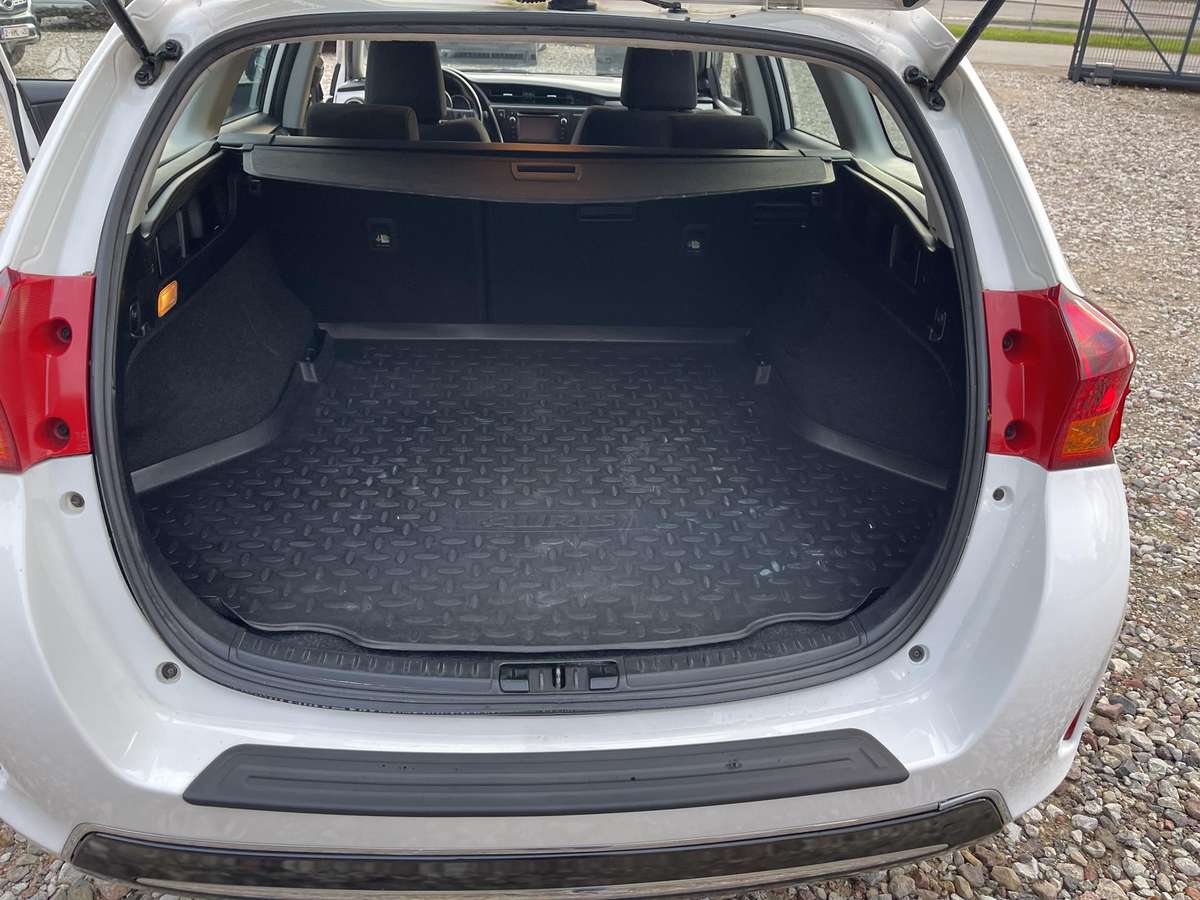 Toyota Auris 2014 — photo 20