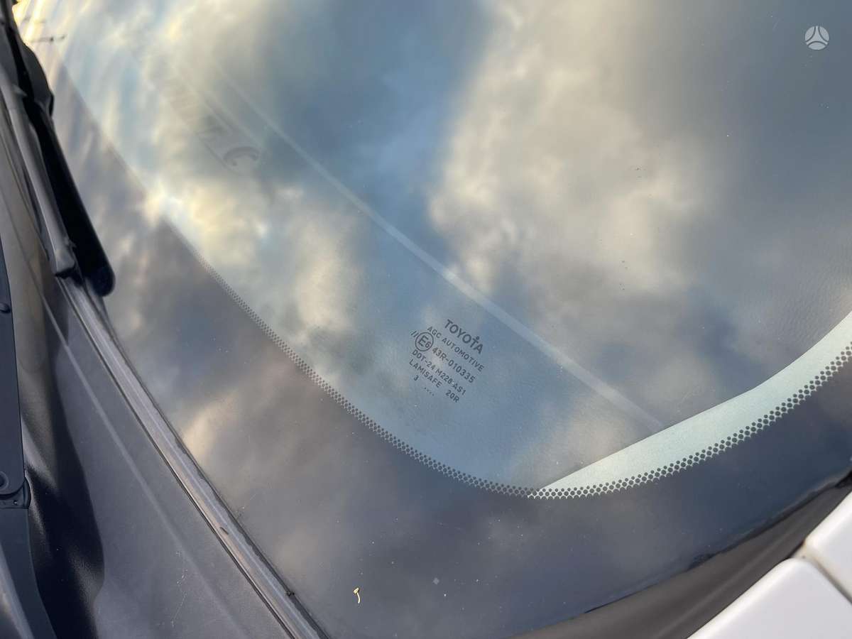 Toyota Auris 2014 — photo 24