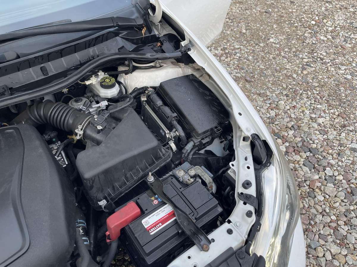 Toyota Auris 2014 — photo 30