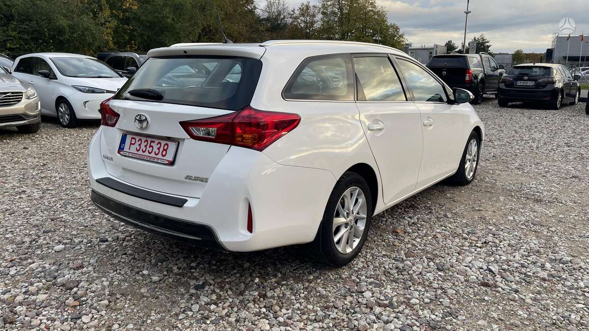 Toyota Auris 2014 — photo 7