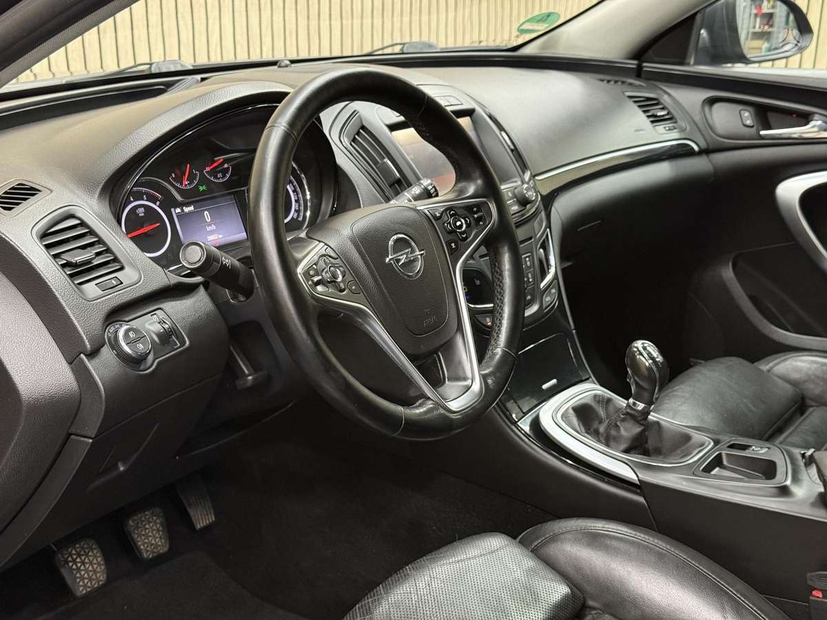 Opel Insignia 2015 — photo 21