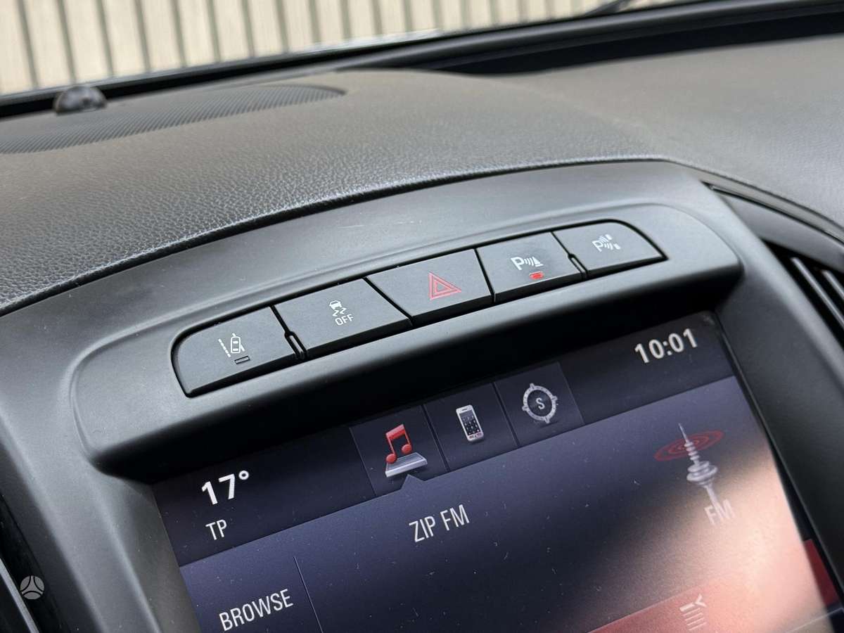 Opel Insignia 2015 — photo 28