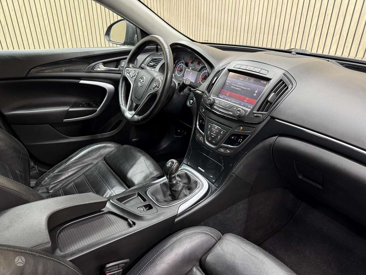 Opel Insignia 2015 — photo 31