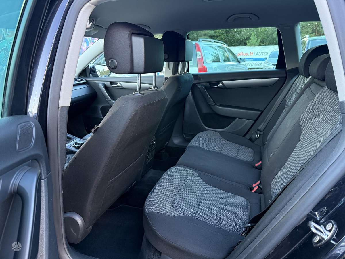 Volkswagen Passat 2012 — photo 10