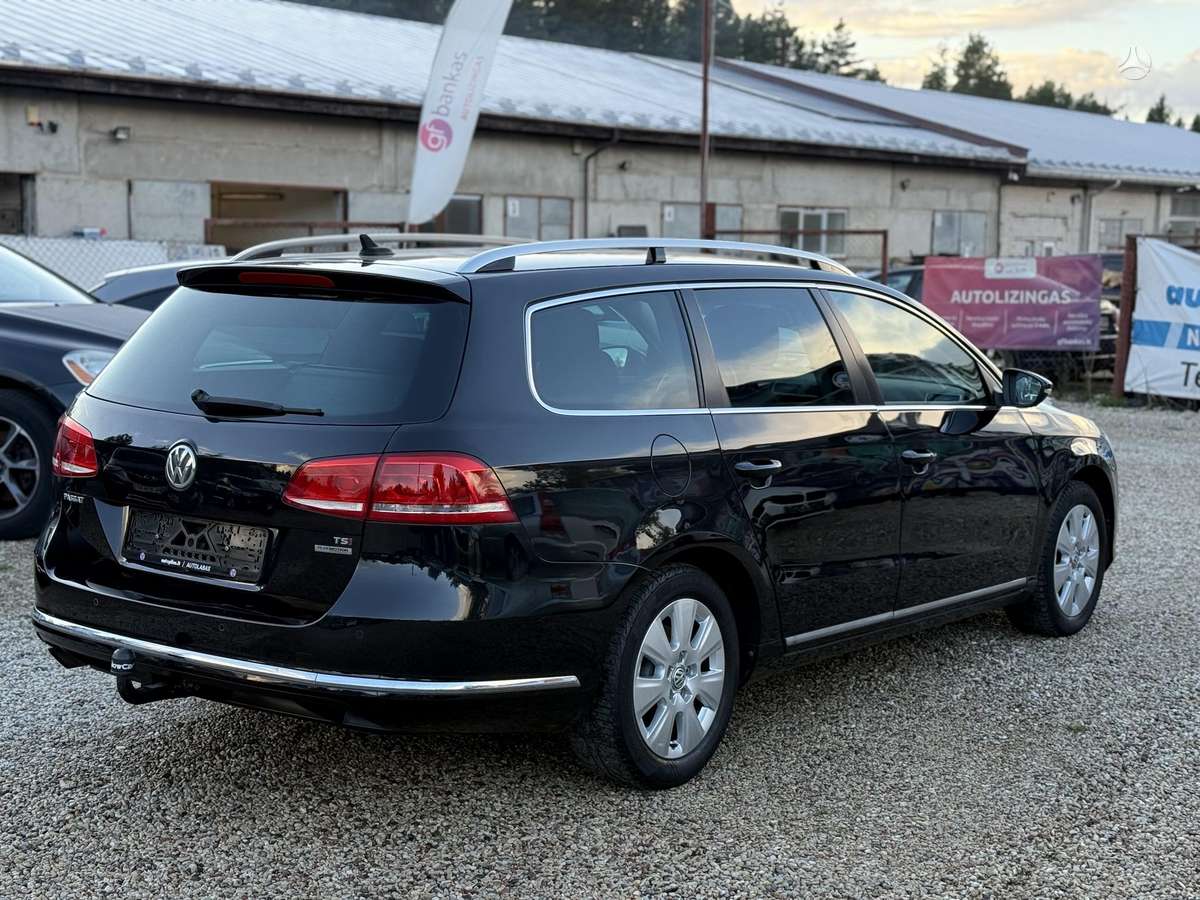 Volkswagen Passat 2012 — interior