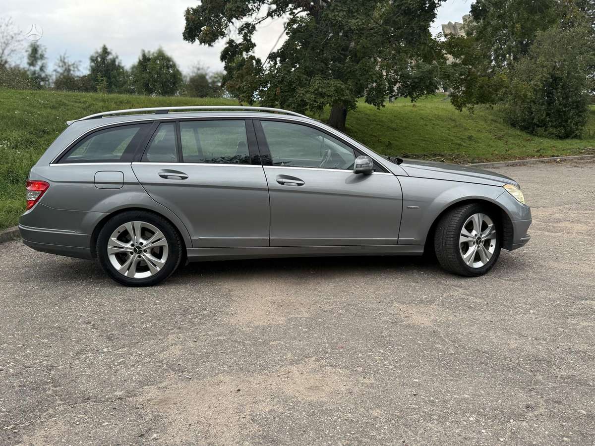 Mercedes-Benz C250 2009 — photo 7