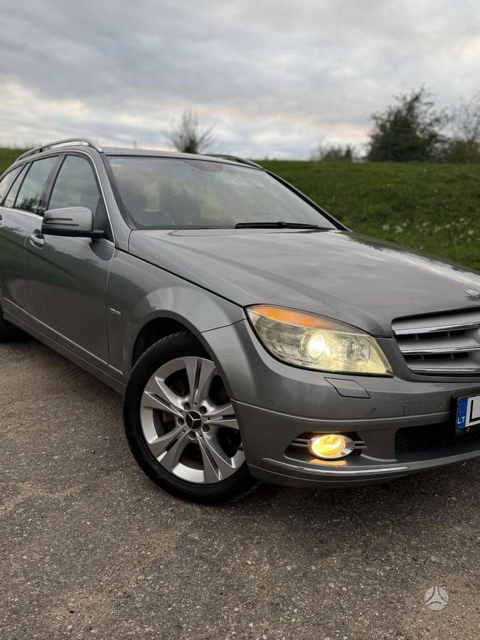 Mercedes-Benz C250 2009 — photo 8