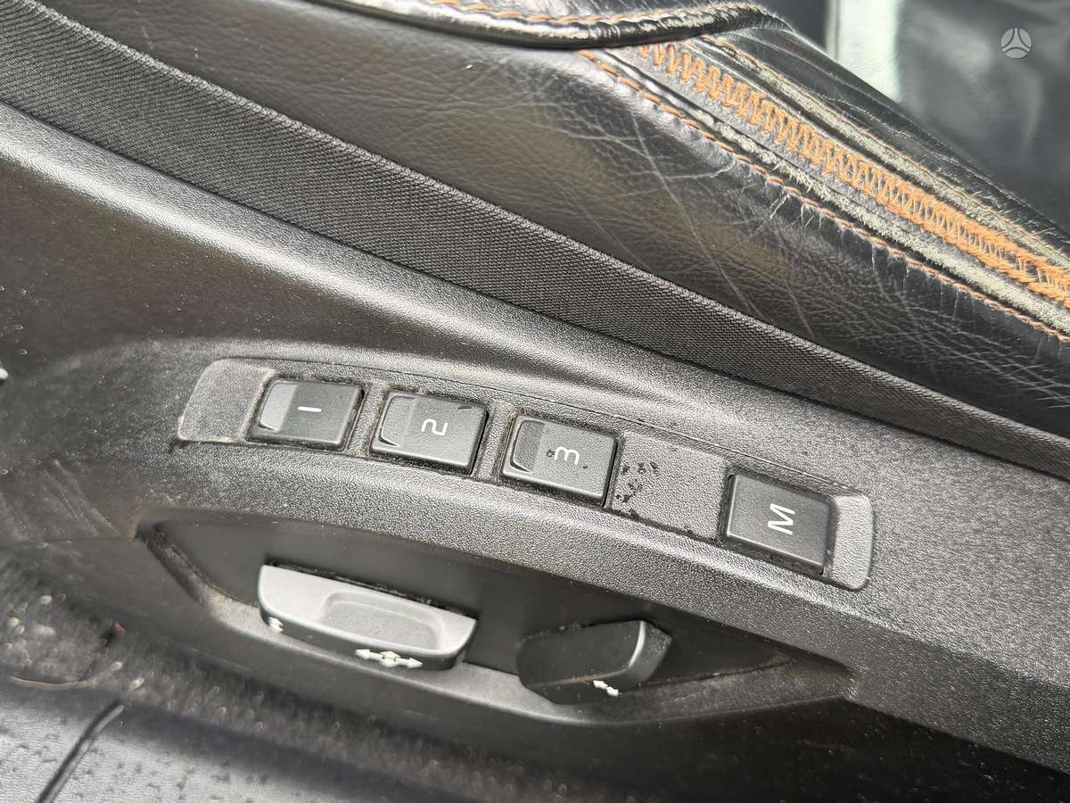 Volvo V40 2013 — photo 19