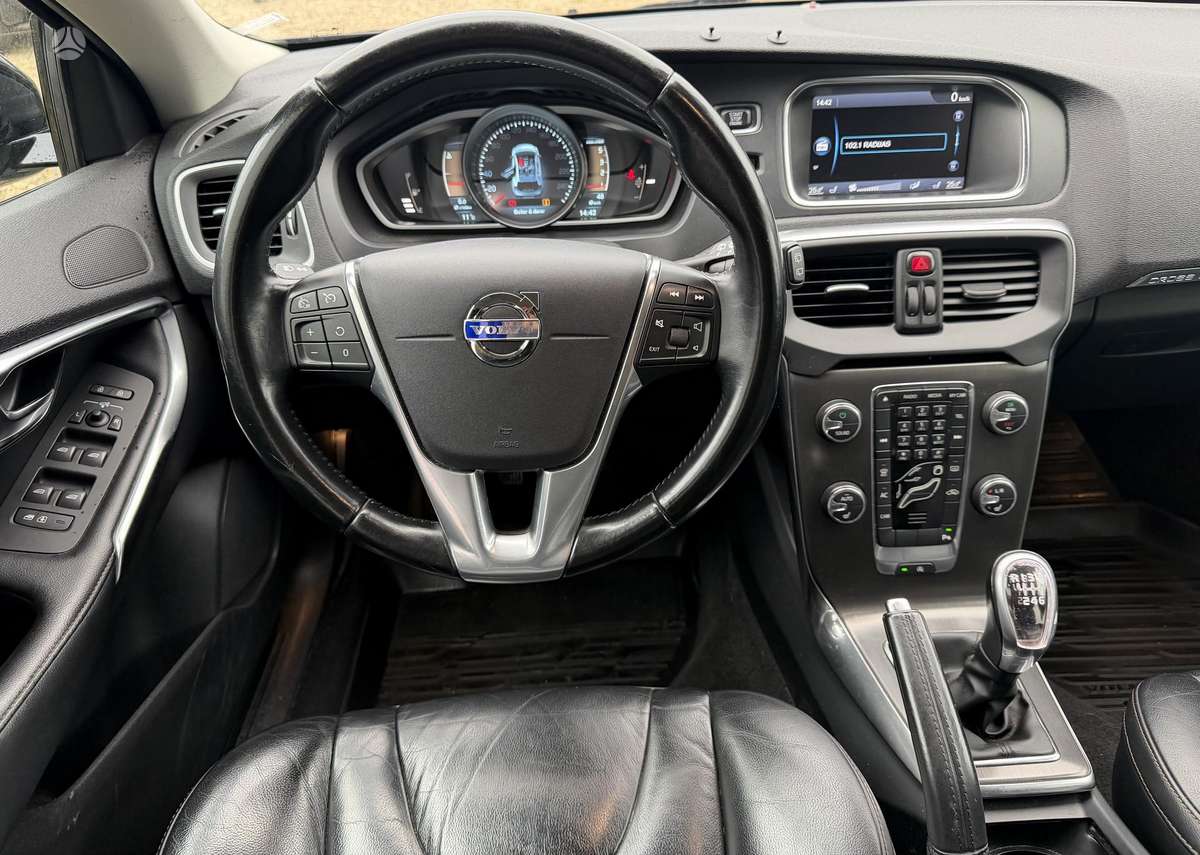 Volvo V40 2013 — photo 5