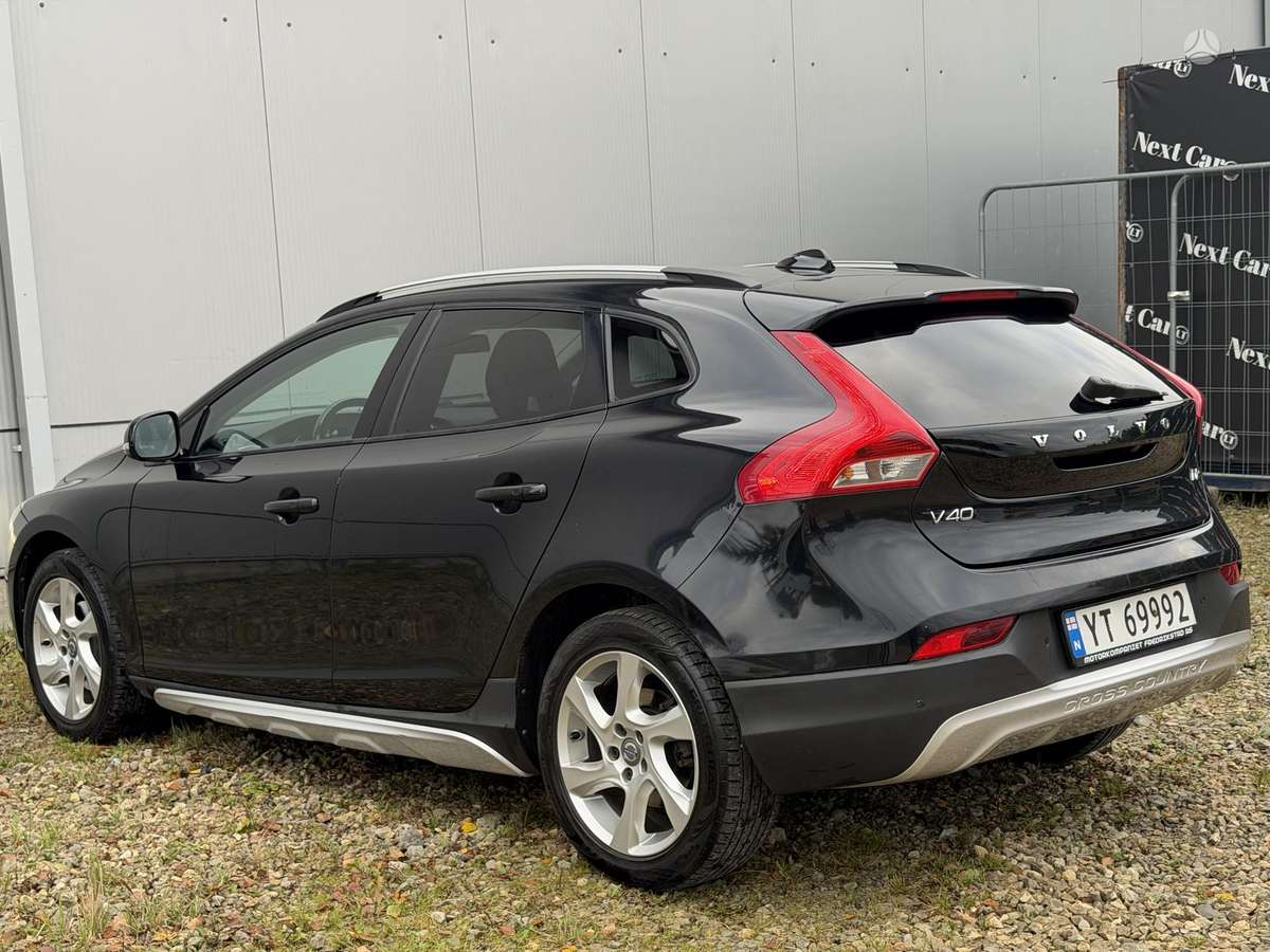 Volvo V40 2013 — photo 9