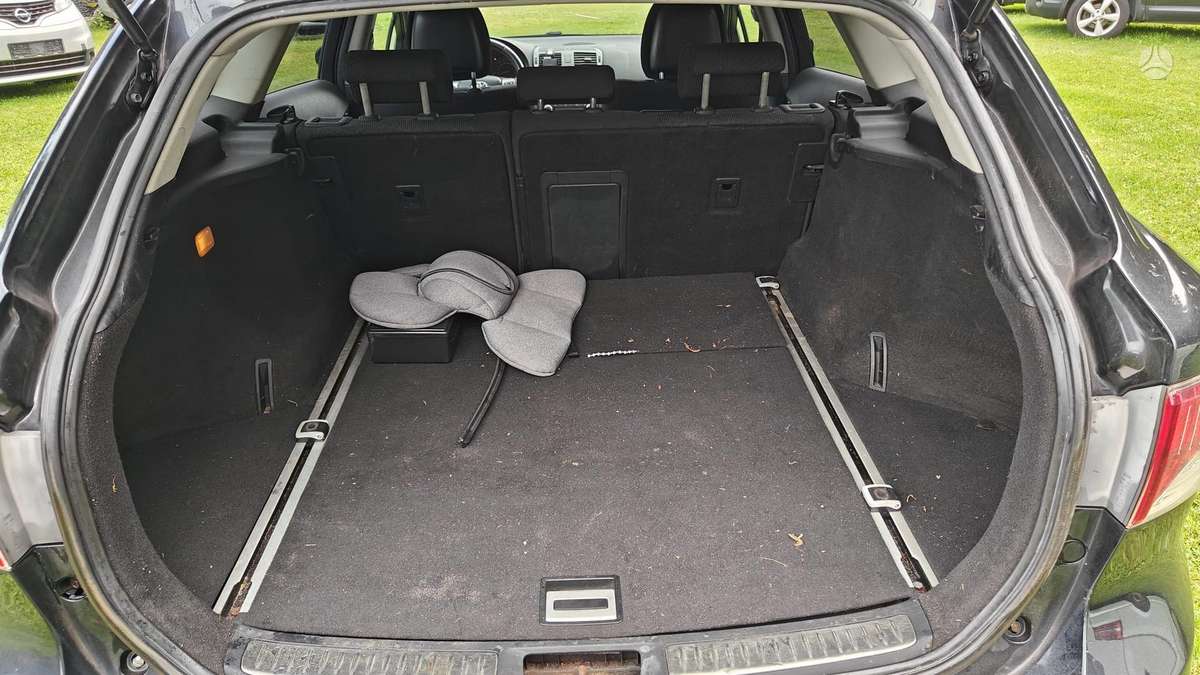 Toyota Avensis 2009 — photo 7