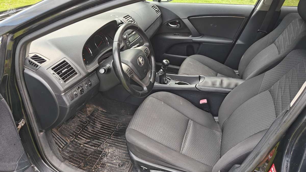 Toyota Avensis 2009 — photo 8