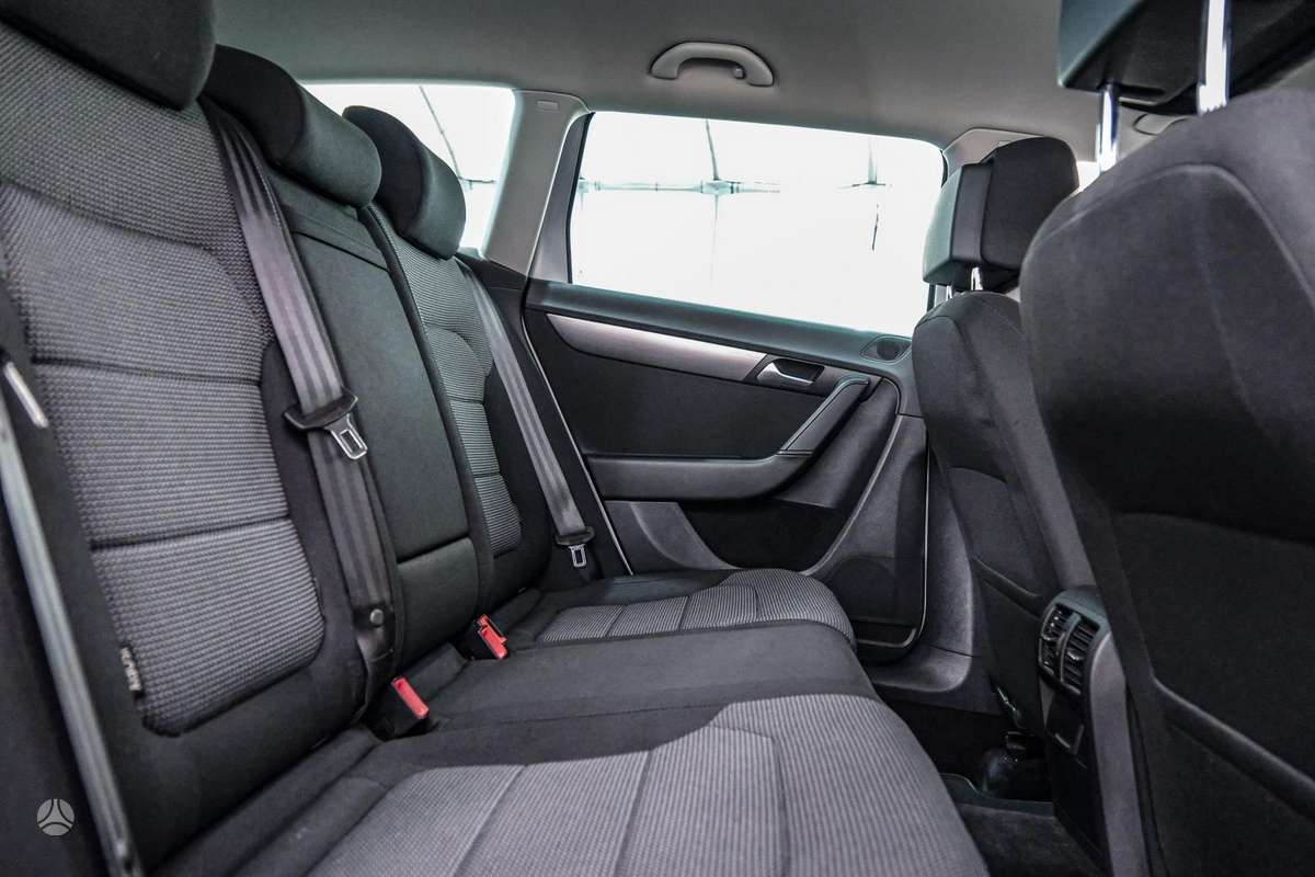 Volkswagen Passat 2013 — photo 10