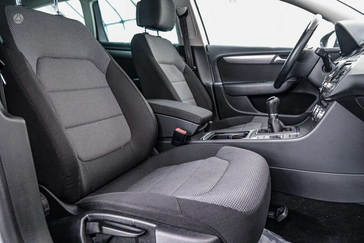 Volkswagen Passat 2013 — photo 12