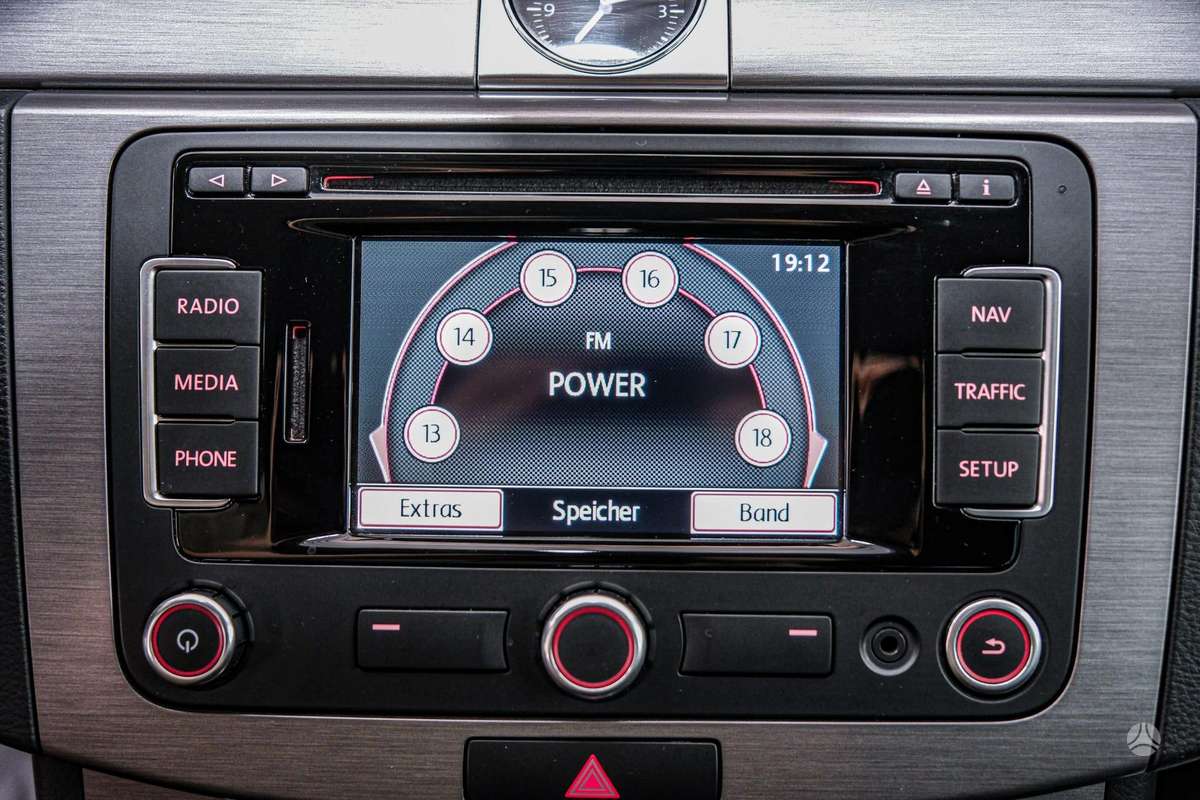 Volkswagen Passat 2013 — photo 20