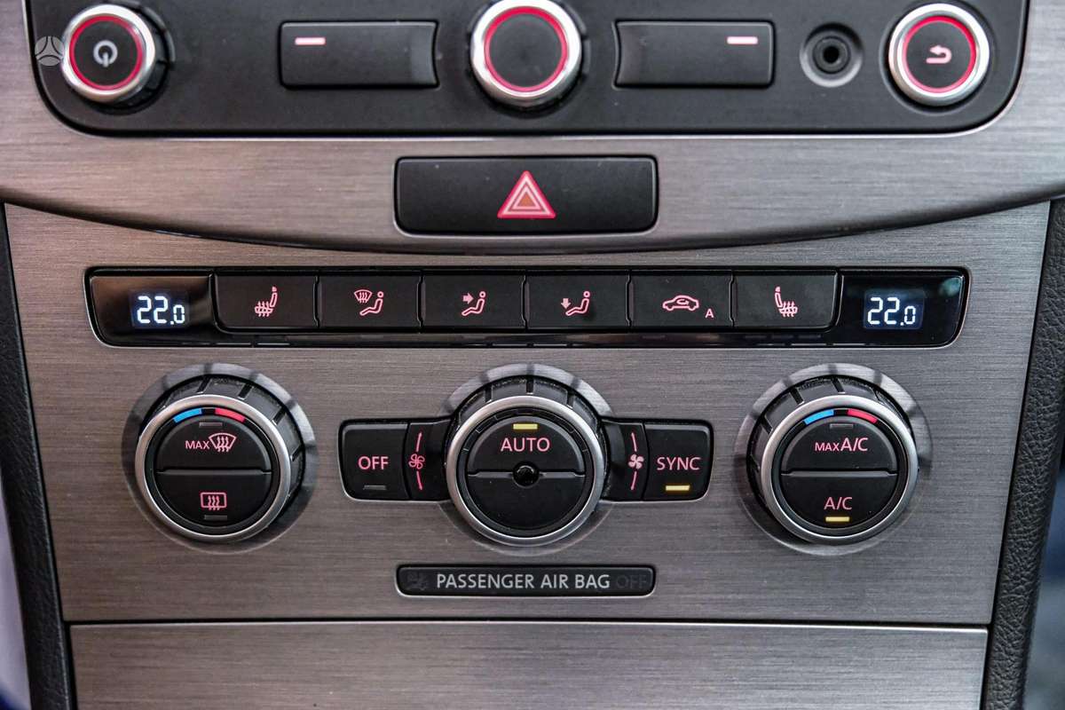 Volkswagen Passat 2013 — photo 21