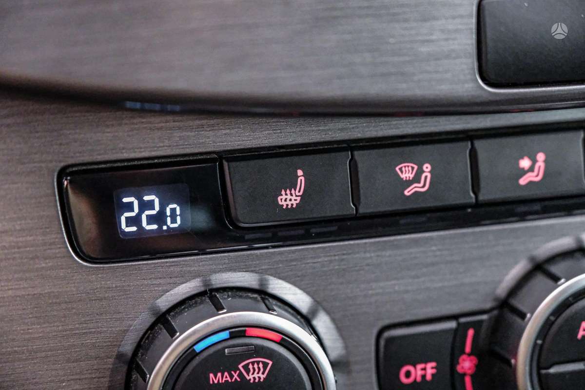 Volkswagen Passat 2013 — photo 22