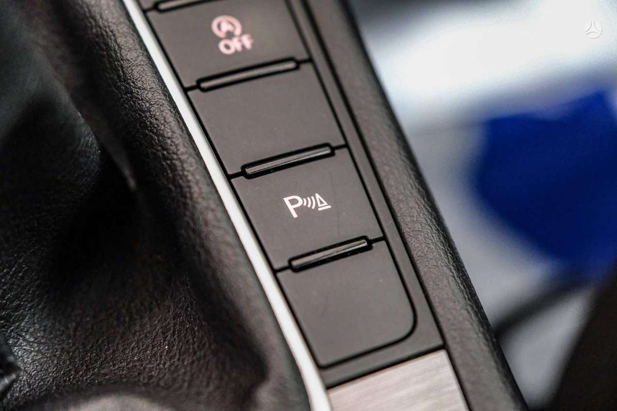 Volkswagen Passat 2013 — photo 24
