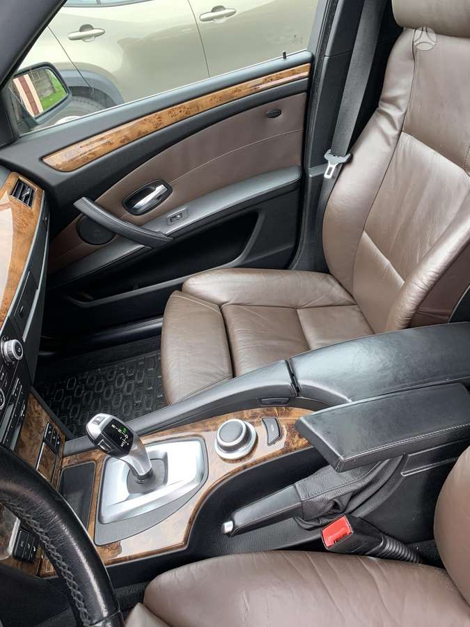 BMW 525 2008 — photo 13