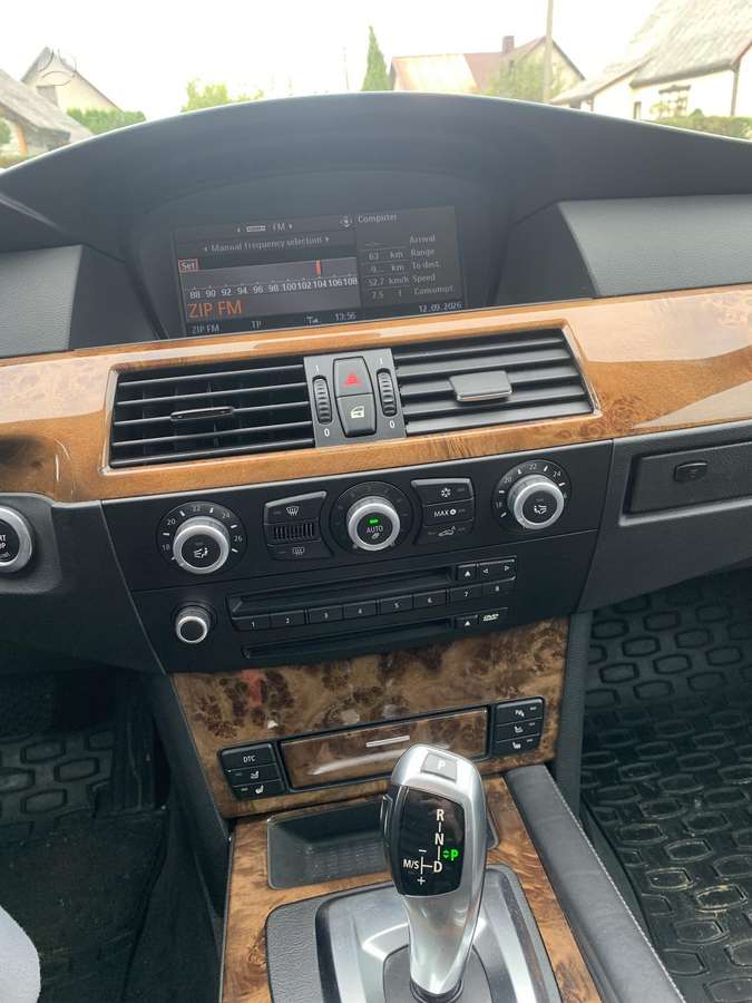 BMW 525 2008 — photo 16