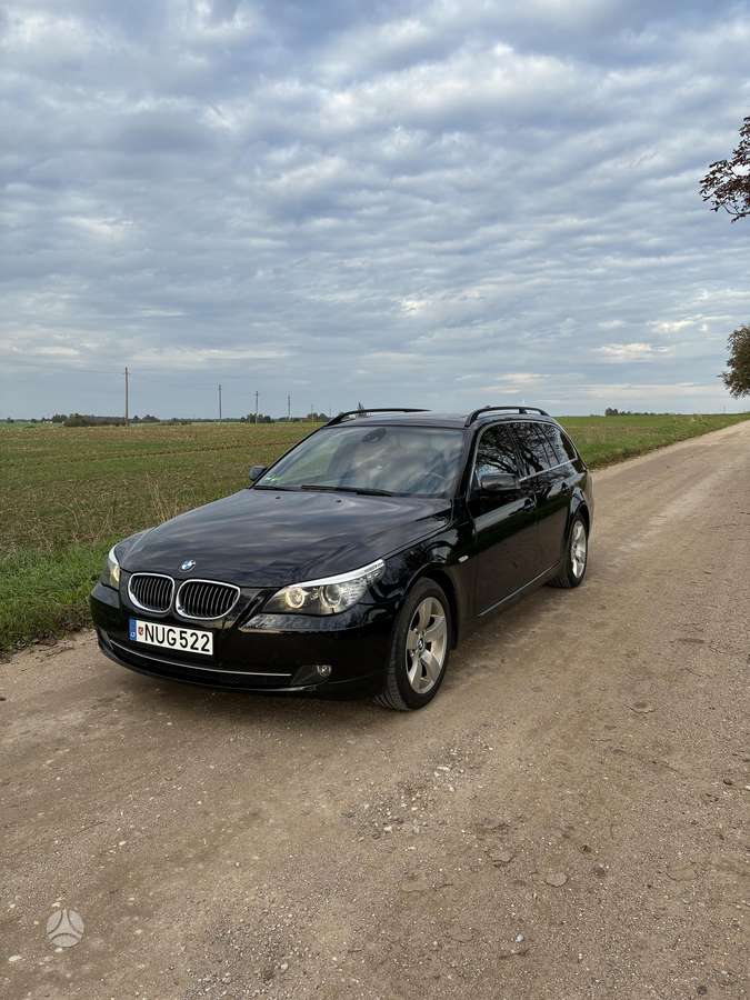 BMW 525 2008 — rear view
