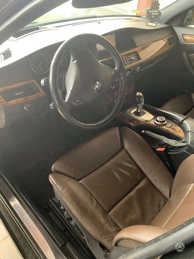 BMW 525 2008 — photo 8