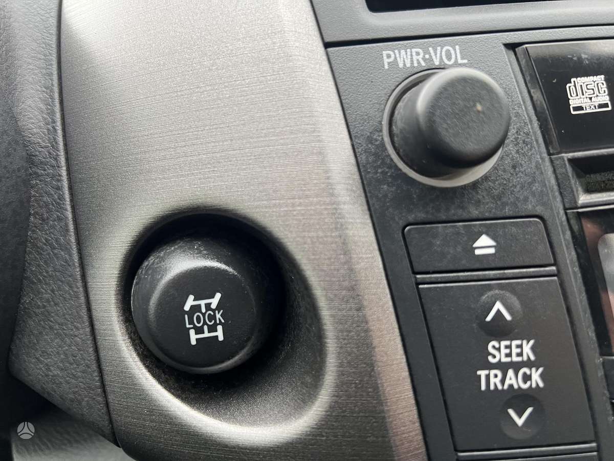 Toyota RAV4 2012 — фото 25