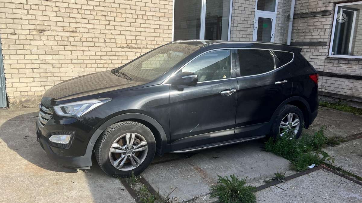 Hyundai Santa 2014 — rear view