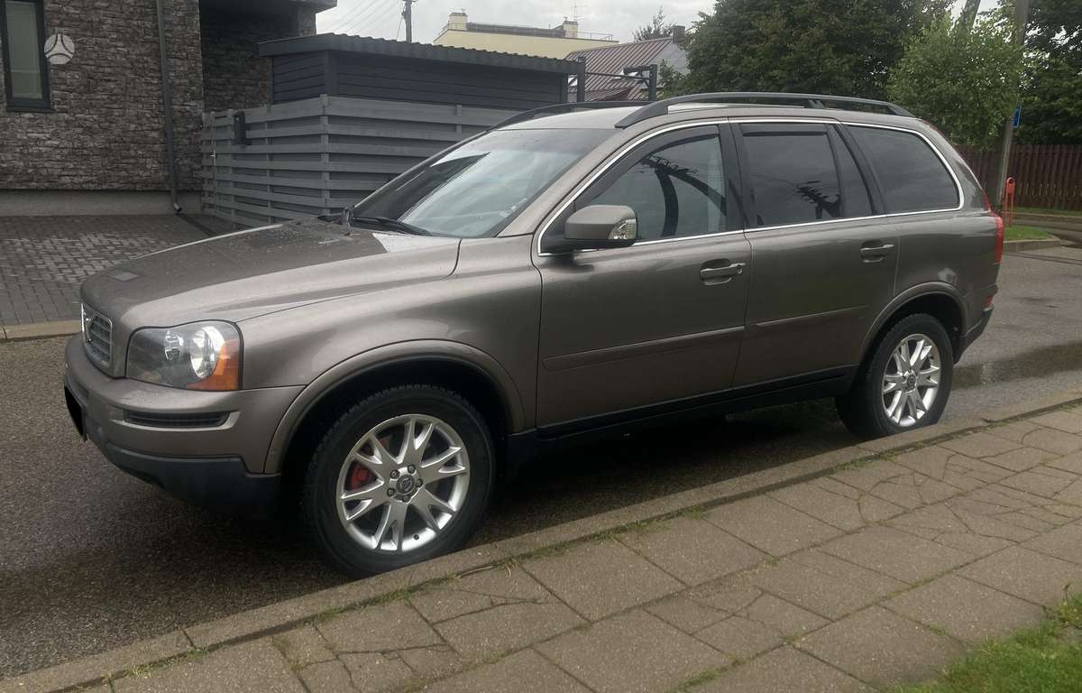 Volvo XC90 2009 — rear view