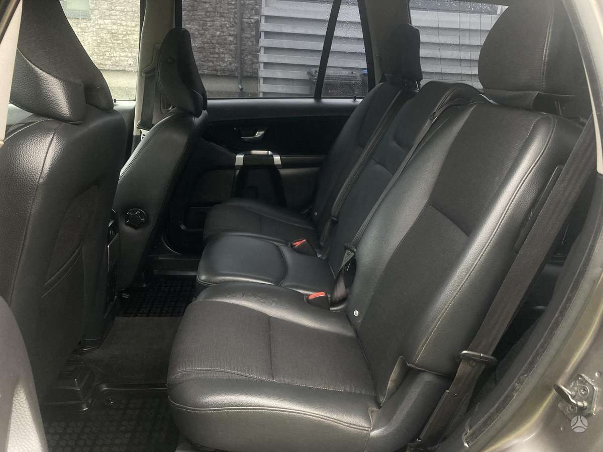 Volvo XC90 2009 — photo 21