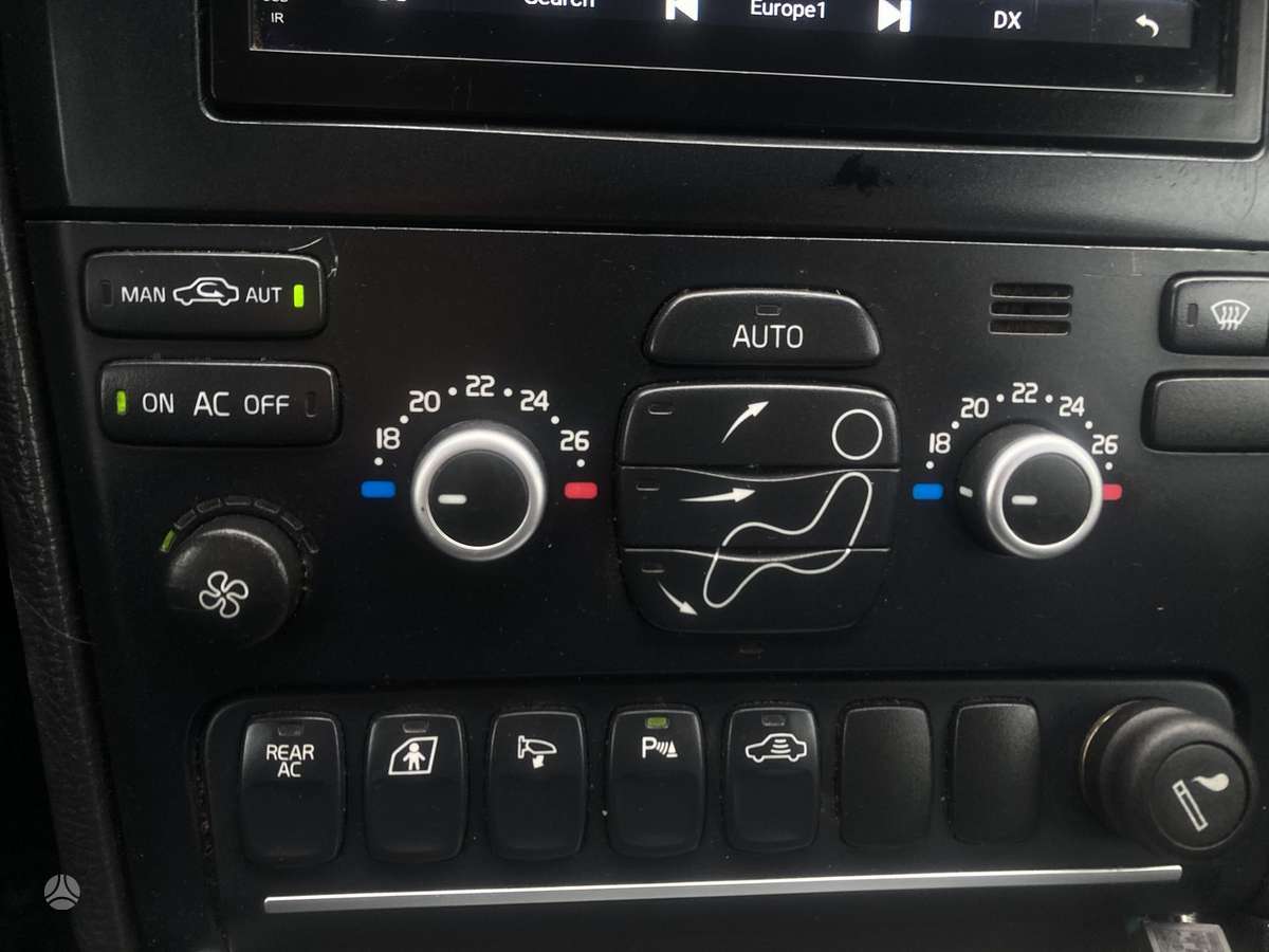 Volvo XC90 2009 — photo 28