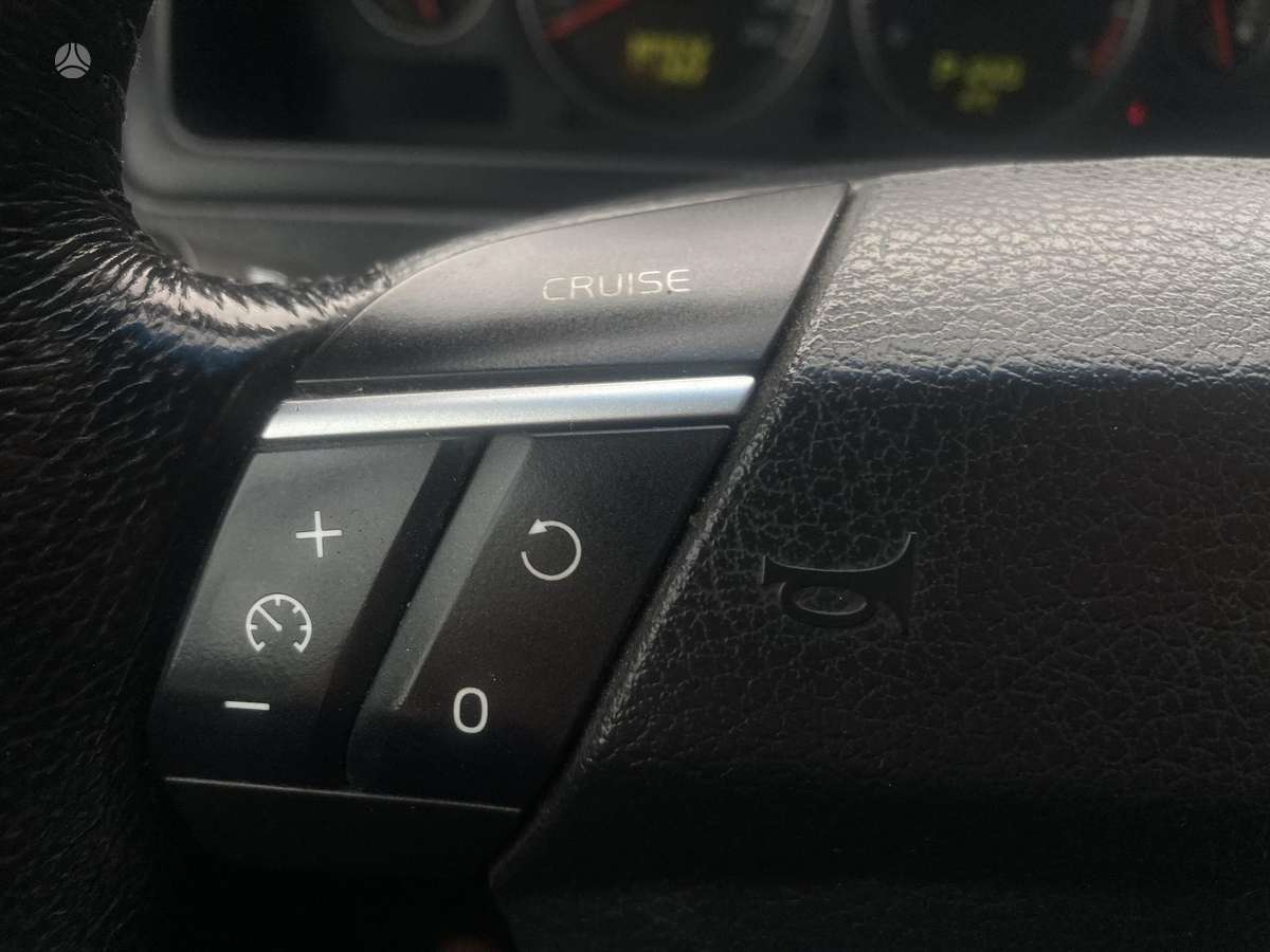 Volvo XC90 2009 — photo 30