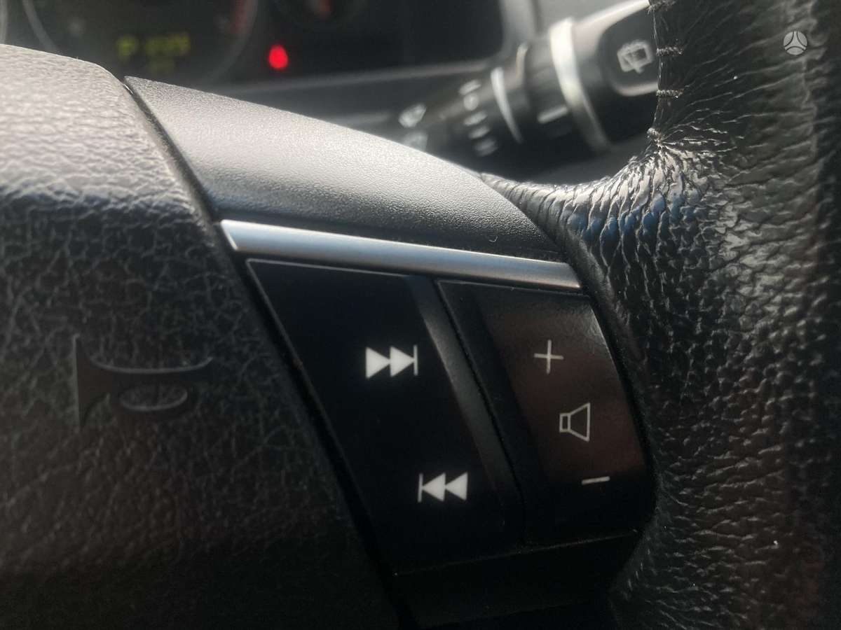 Volvo XC90 2009 — photo 31