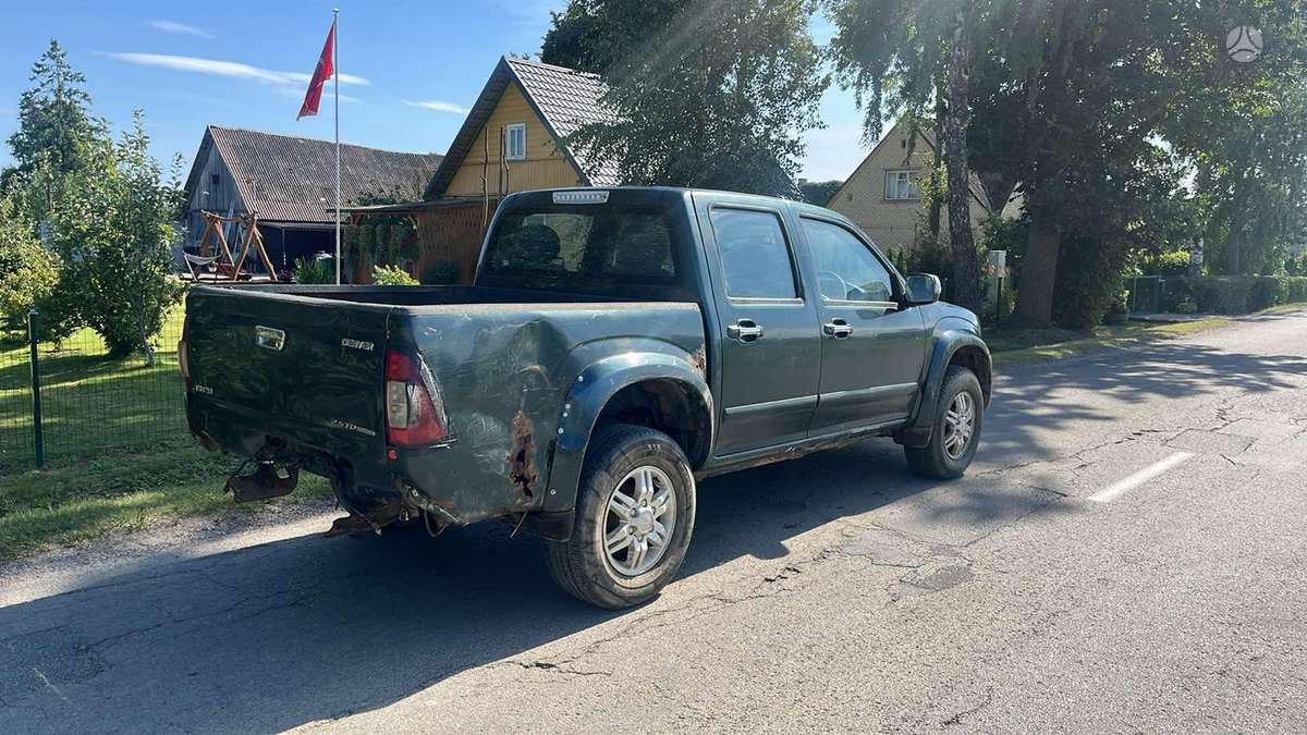Isuzu Rodeo 2011 — engine 2500 cm³