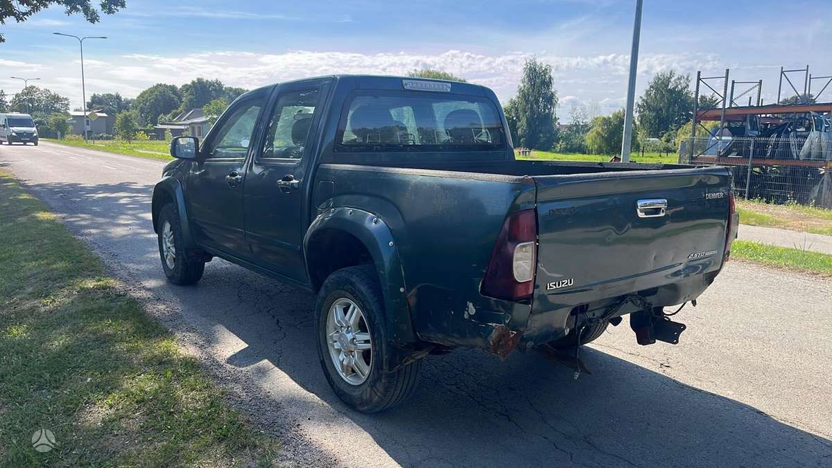 Isuzu Rodeo 2011 — photo 6