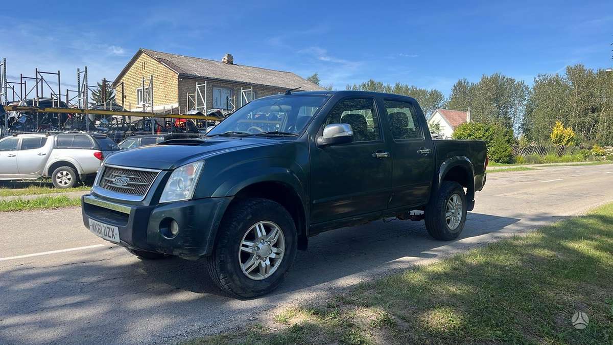 Isuzu Rodeo 2011 — photo 7