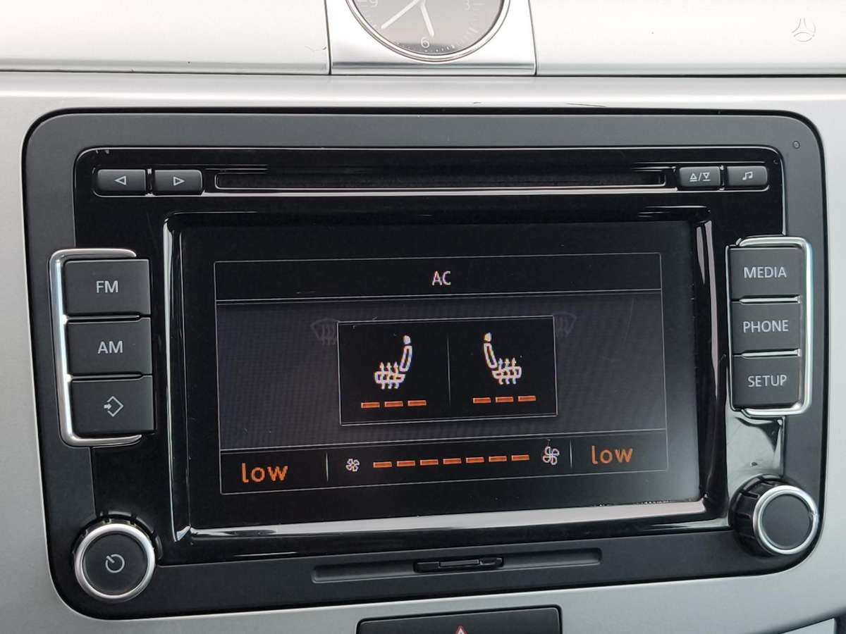 Volkswagen Passat 2012 — photo 17