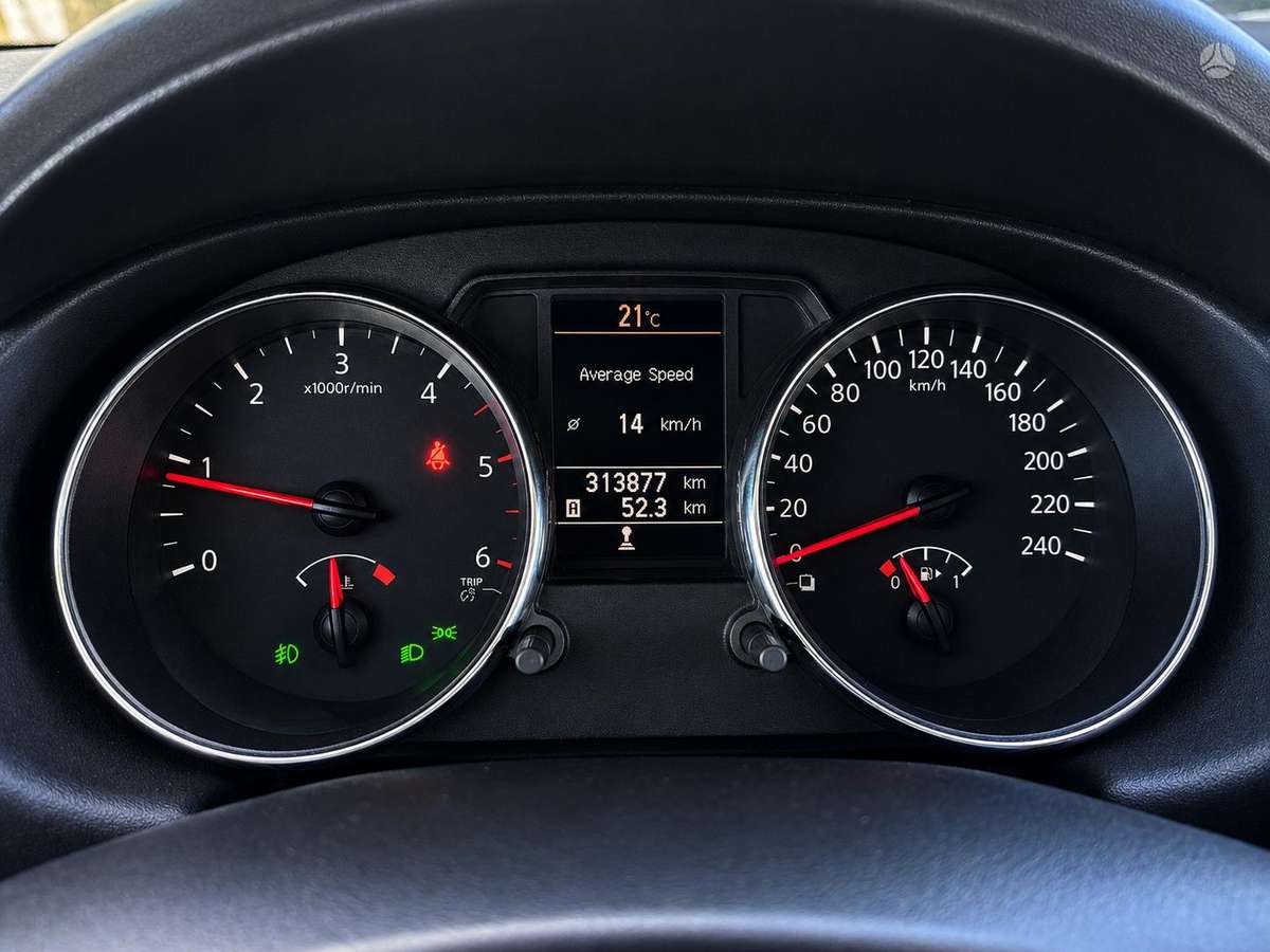 Nissan Qashqai 2011 — photo 12
