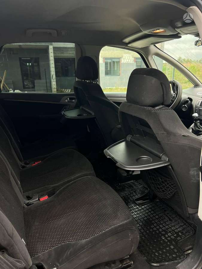 Citroen C4 2008 — interior