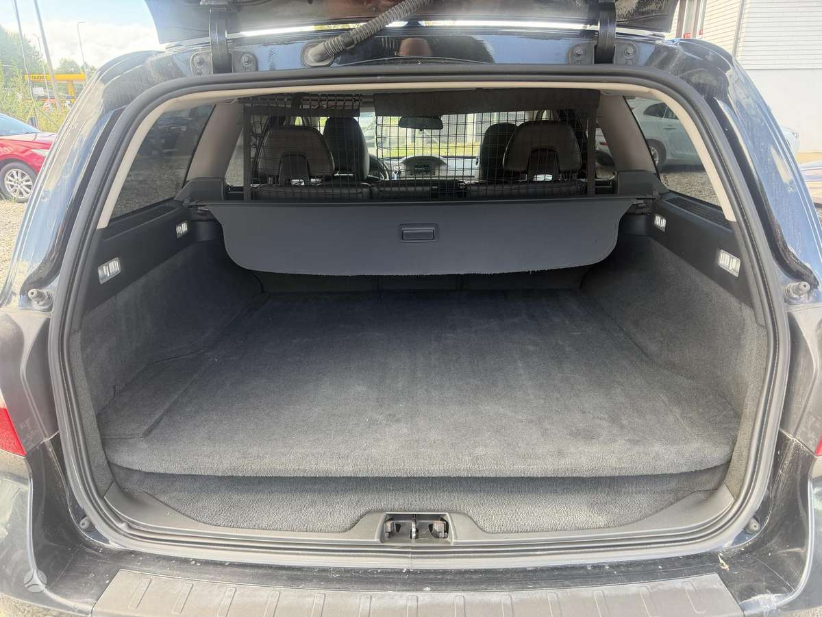 Volvo V70 2012 — photo 12