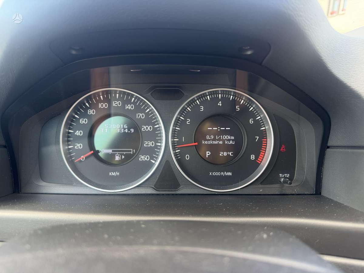 Volvo V70 2012 — photo 7