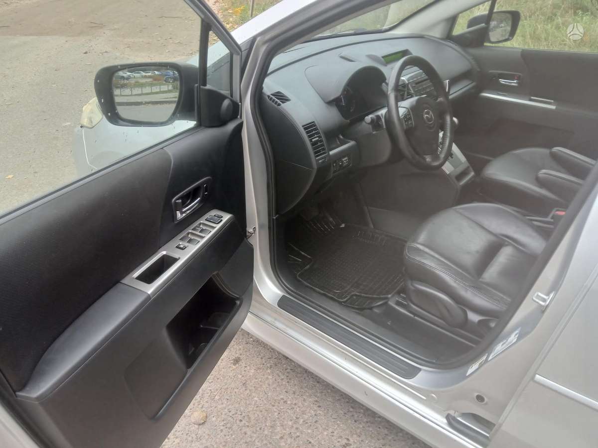 Mazda 5 2009 — photo 6