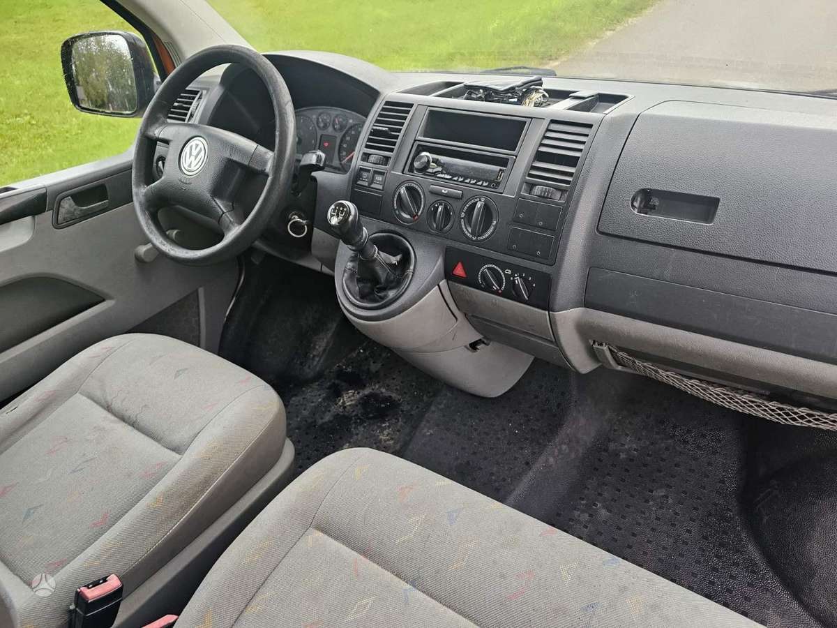 Volkswagen Transporter 2005 — photo 11