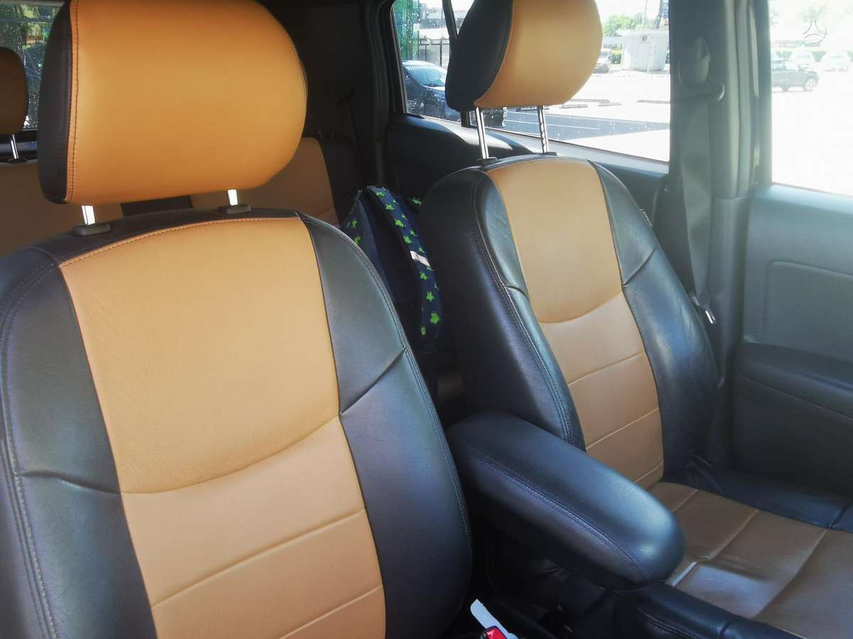 Daihatsu Materia 2007 — interior