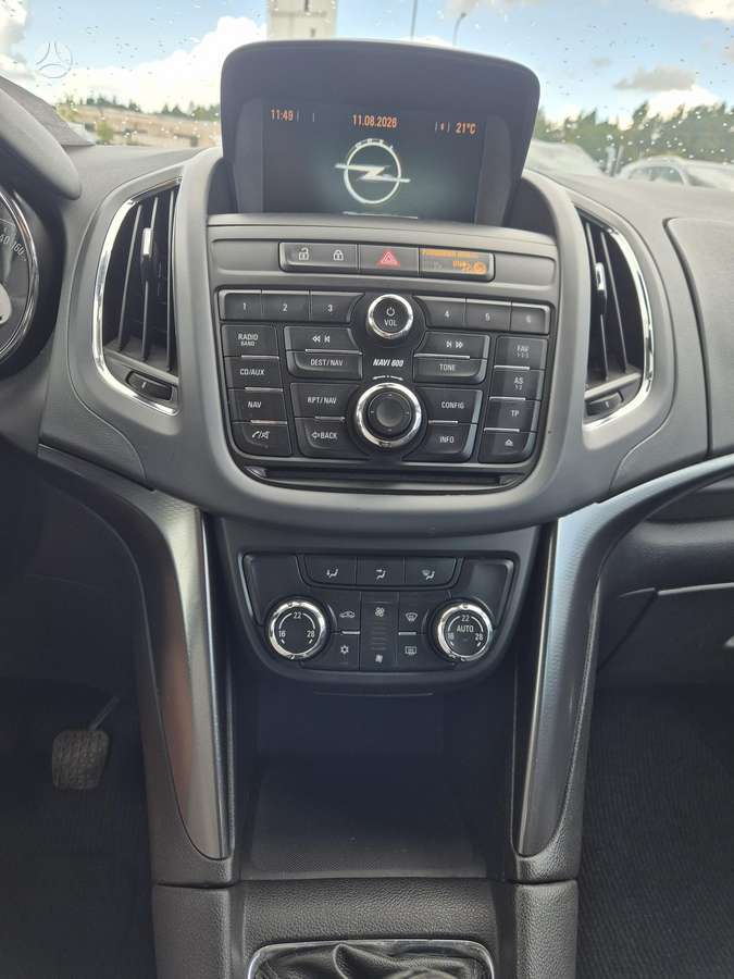 Opel Zafira 2012 — photo 13