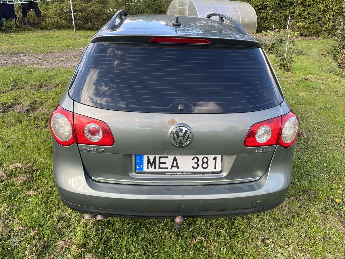Volkswagen Passat 2007 — салон