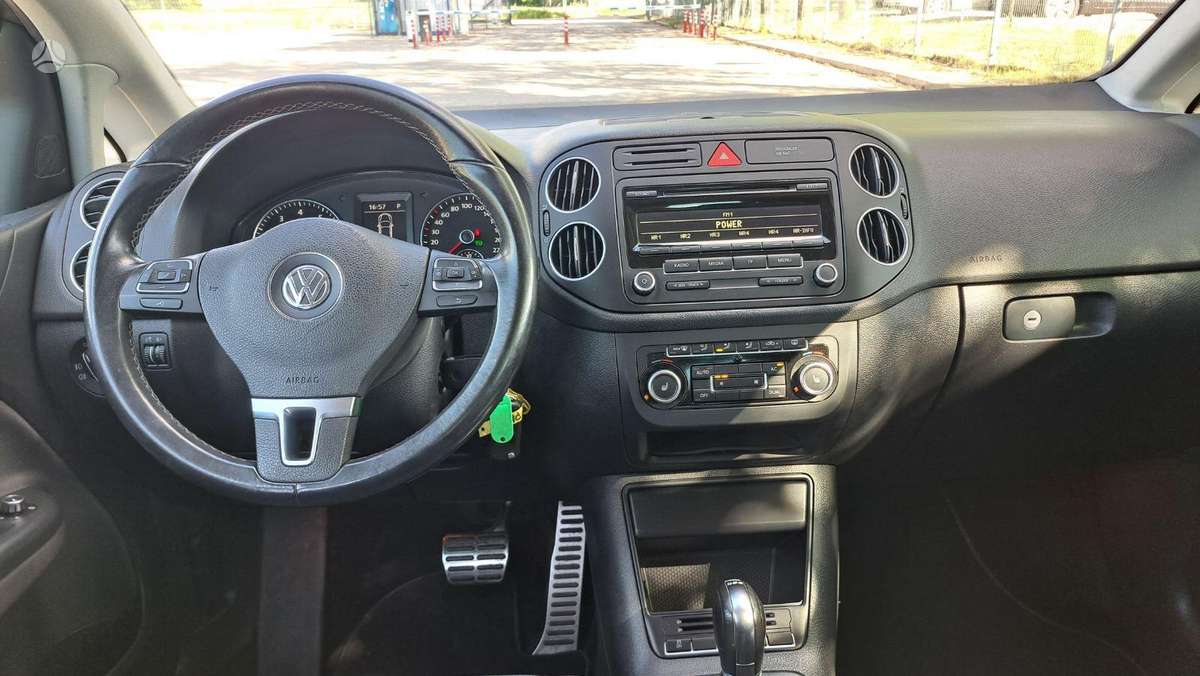 Volkswagen Golf 2011 — photo 10