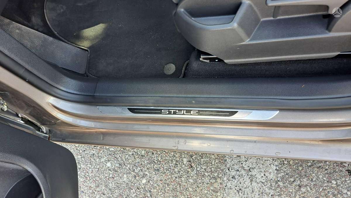 Volkswagen Golf 2011 — photo 8